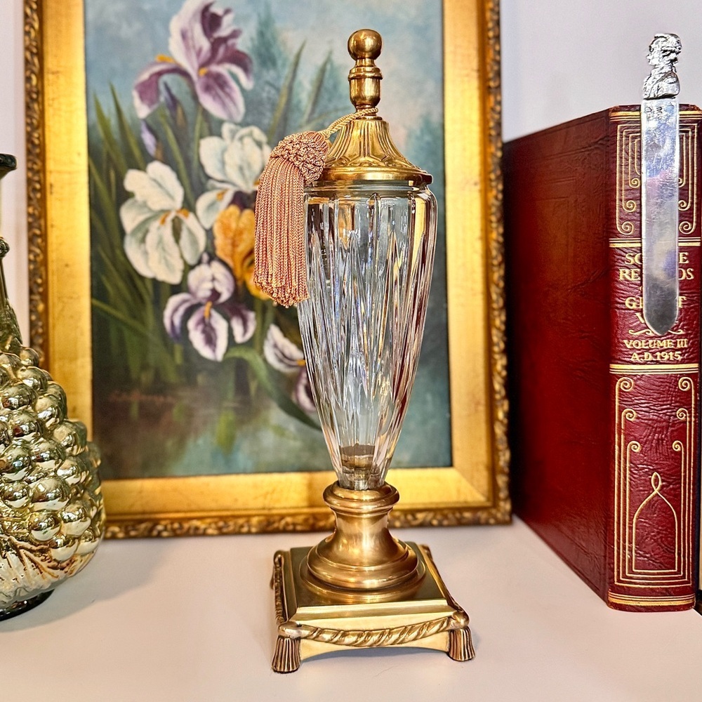 French Neoclassical Ormolu-Mounted Cut-Crystal Baccarat Style Vase, 19th Century - Picture 5 of 12